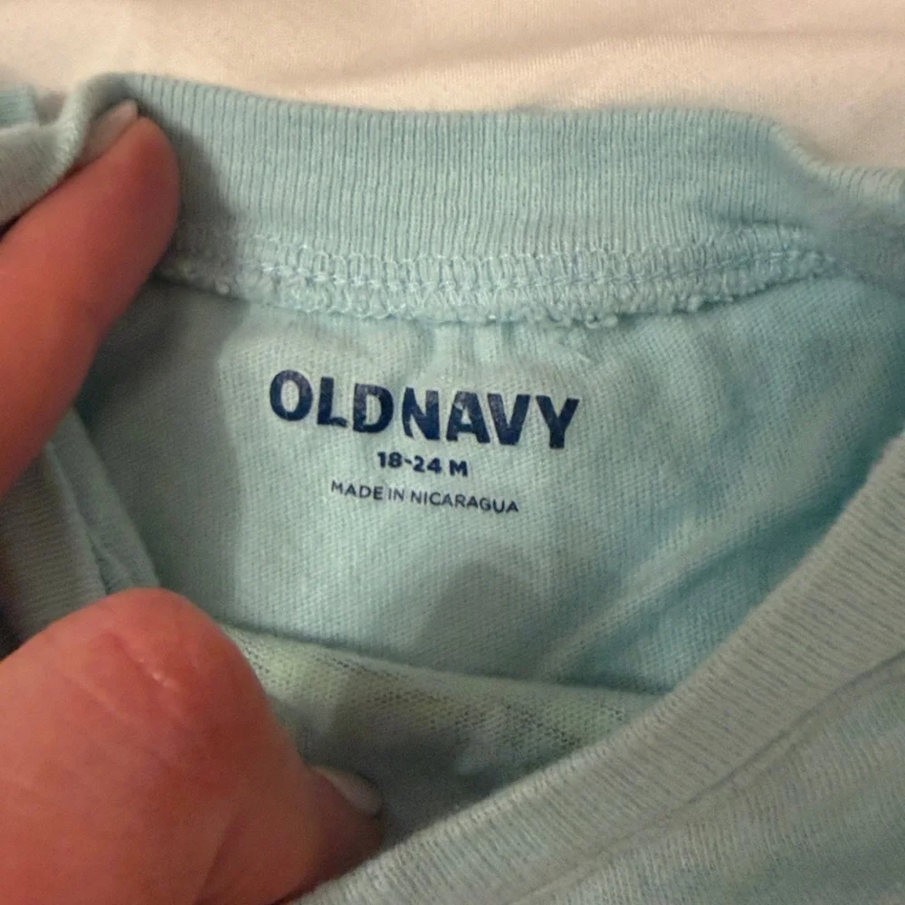 Old Navy Leggings and T-shirt